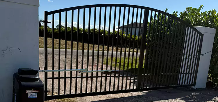 Driveway Fence Repair Lombard